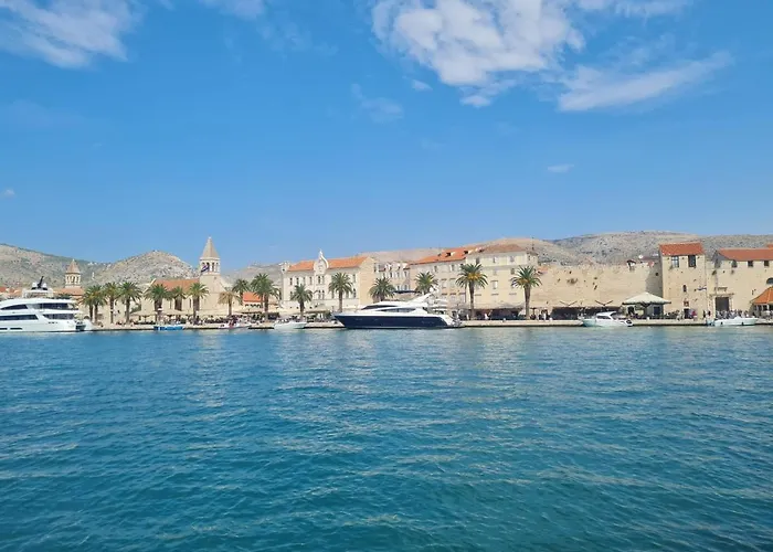 Denis トロギール