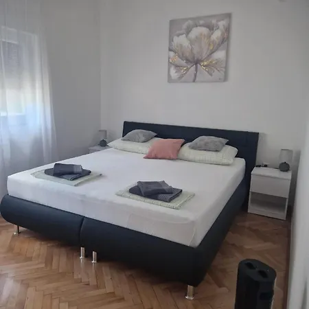 Denis * Traù